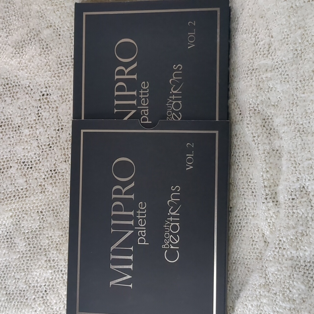 Beauty Creations MINIPRO Vol.2 twelve shade pallete, 26g/0.92oz - Picture 10 of 12